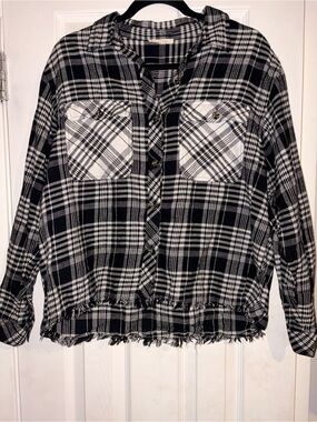 Black & White Plaid Button-Up Shirt Jacket